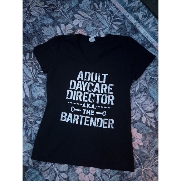 Fruit of the Loom Tops - Women's sz M V-Neck Short Sleeve Funny Bartender T-Shirt Adult Daycare Director